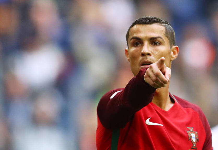 Роналду обошел Пеле по голам за сборную Роналду обошел Пеле по голам за сборную