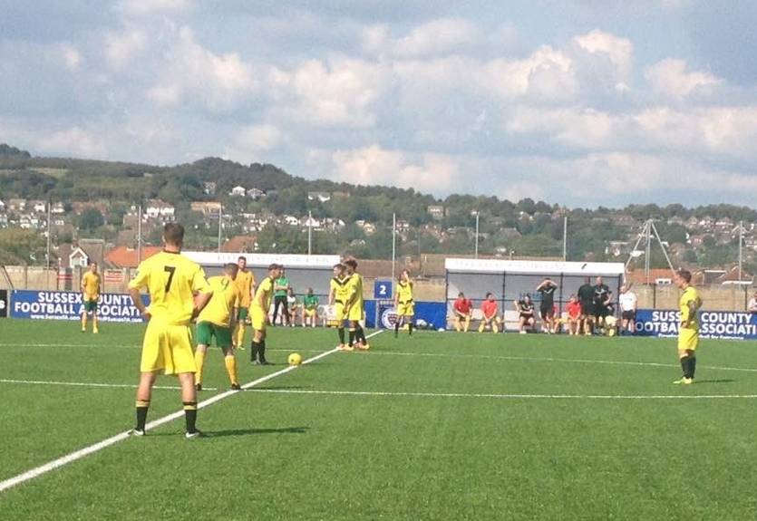 Команды умудрились сыграть матч Кубка Англии в одинаковых футболках