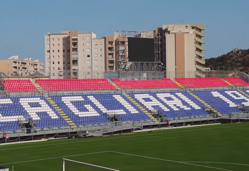 Игроки Кальяри угостили пивом рабочих, построивших стадион за 124 дня