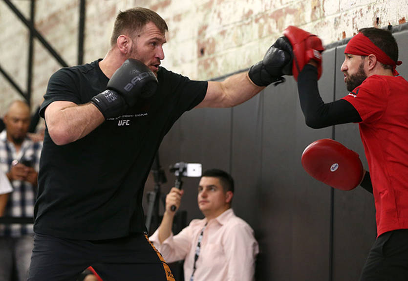 Чемпион UFC обещает размазать Энтони Джошуа