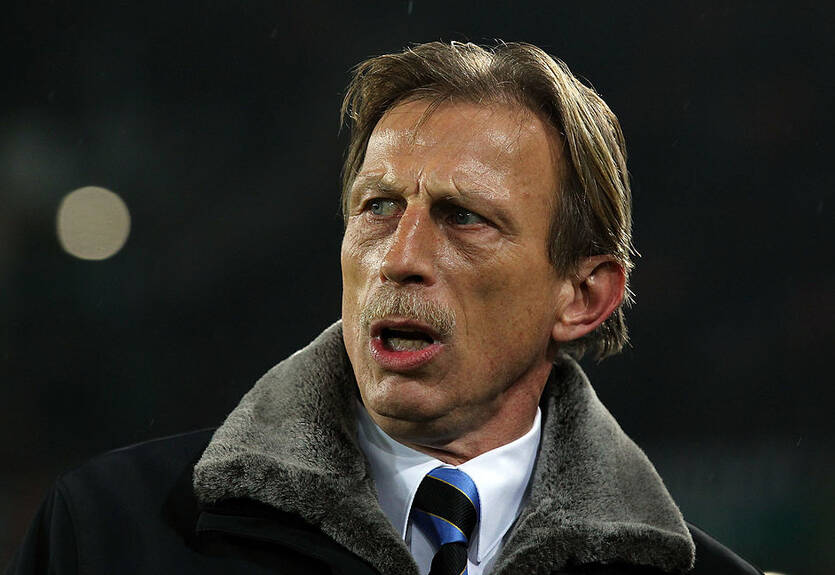 Главный тренер сборной Румынии покинул свой пост