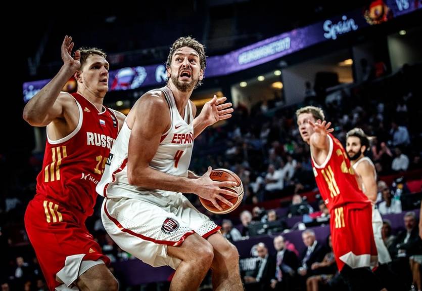 Пут-бэк Порзингиса и трешка Газоля – в десятке лучших моментов Евробаскета-2017