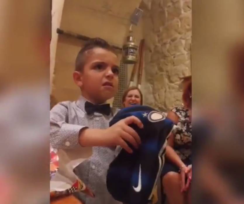 кадр из видео