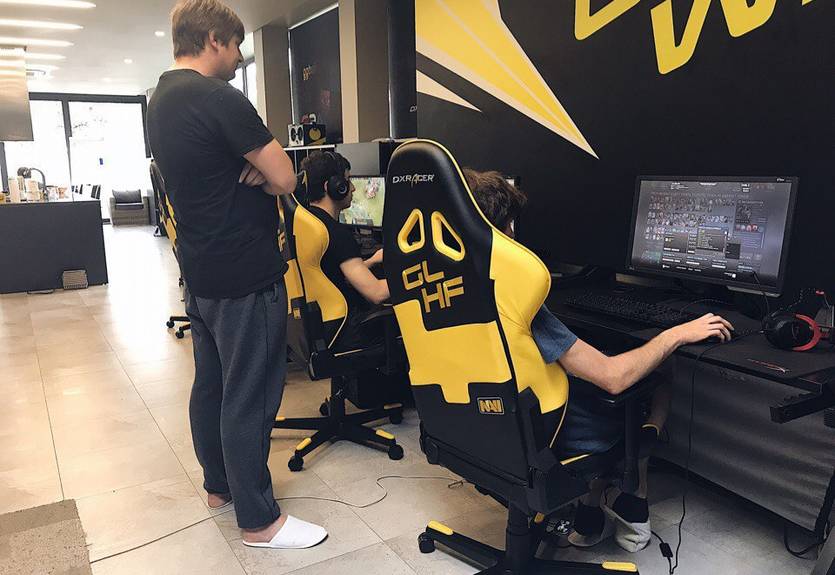 PGL Open Bucharest 2017: видео лучших моментов финального матча Na'Vi – Team Empire