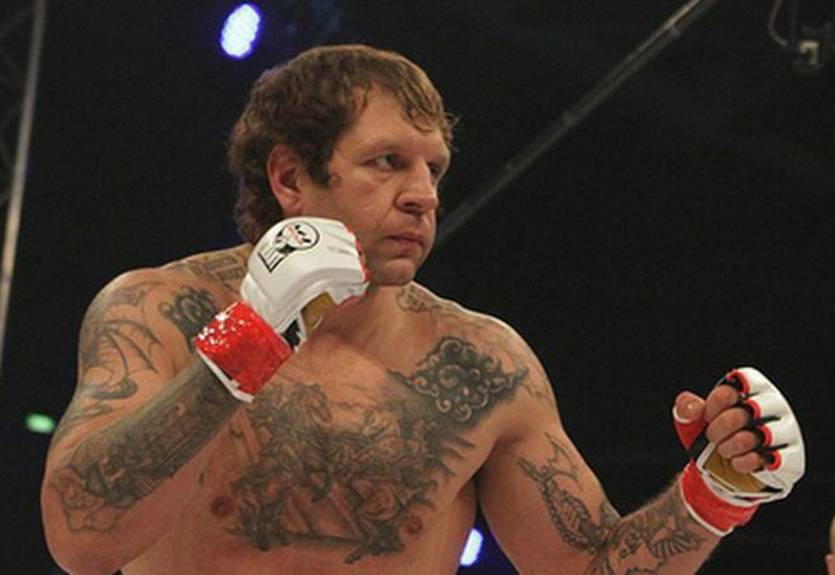 Александр Емельяненко выиграл первый поединок после выхода из колонии