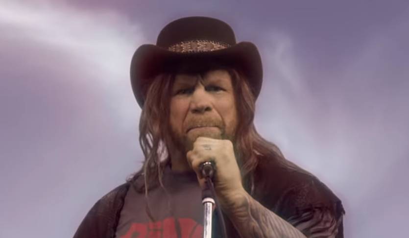 кадр из видео