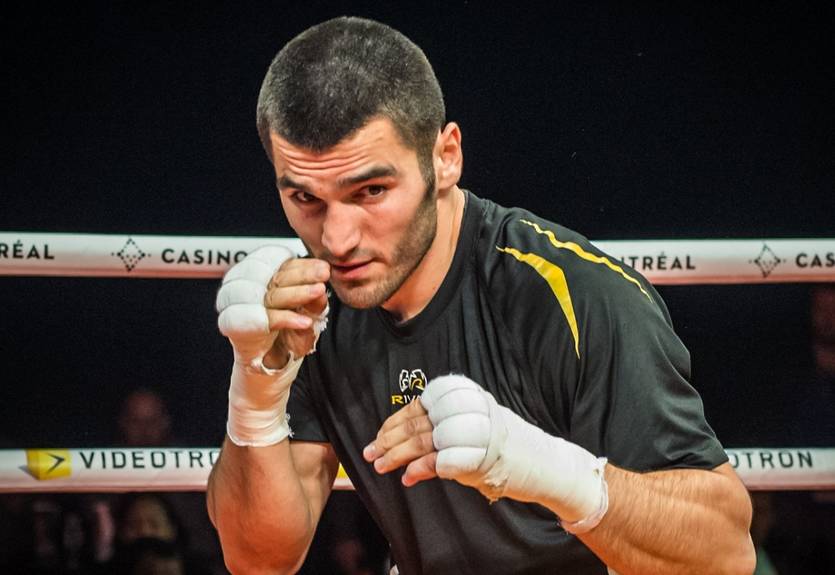 Бетербиев и Келлинг оспорят чемпионский титул Уорда