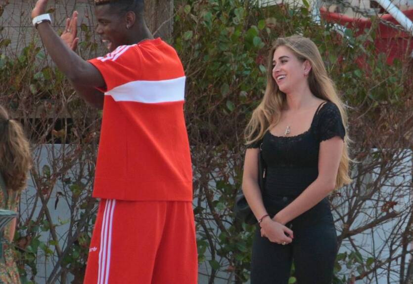 Не теряет время зря: Погба закрутил роман с блондинкой на лечении в США