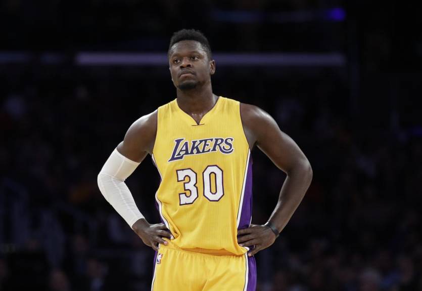 Мощный данк Рэндла возглавил топ-5 моментов дня в НБА