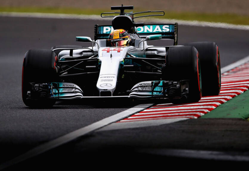 Гран-при Японии: Хэмилтон завоевал поул, Феттель показал третий результат