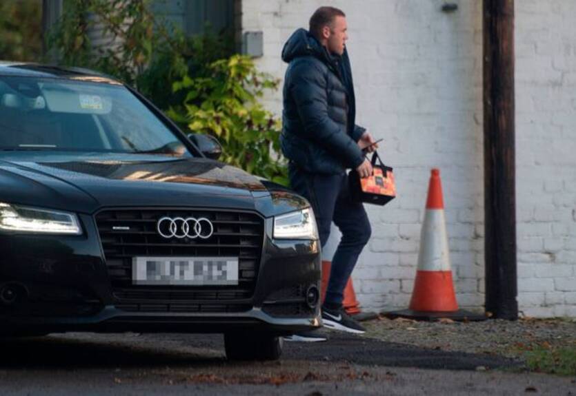 Руни отрабатывает наказание в доме престарелых