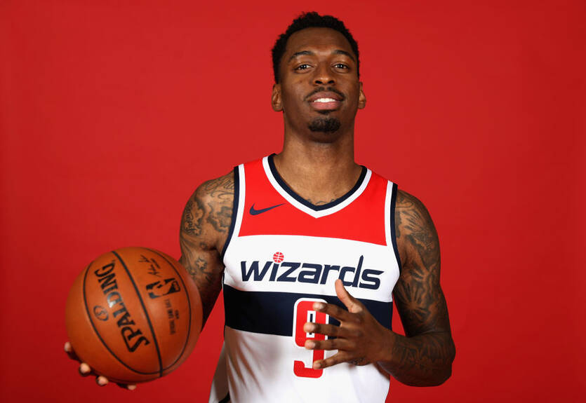 Защитник Вашингтона Мак выбыл из-за травмы на полгода