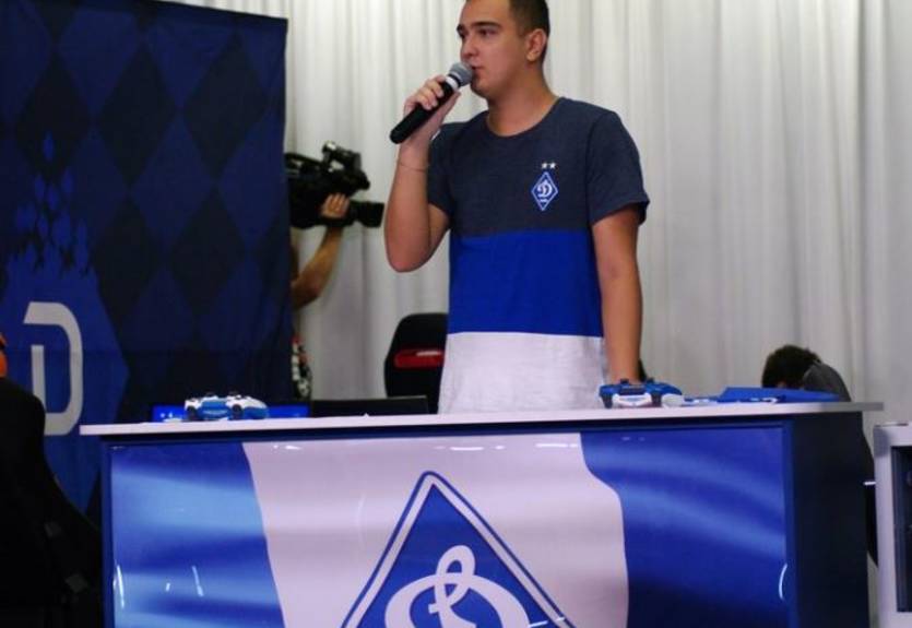 Игрок Динамо Киев по FIFA обвинил клуб в невыплате зарплаты