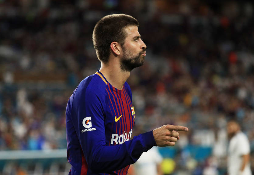 Пике ответил на свист болельщиков протестным жестом Пике ответил на свист болельщиков протестным жестом