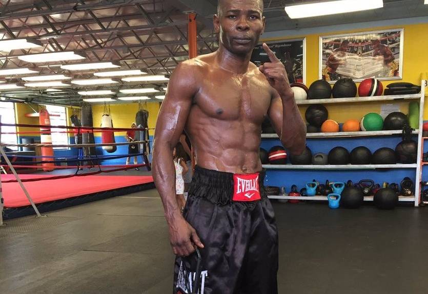 Ригондо показал, как набирает вес для встречи с Ломаченко