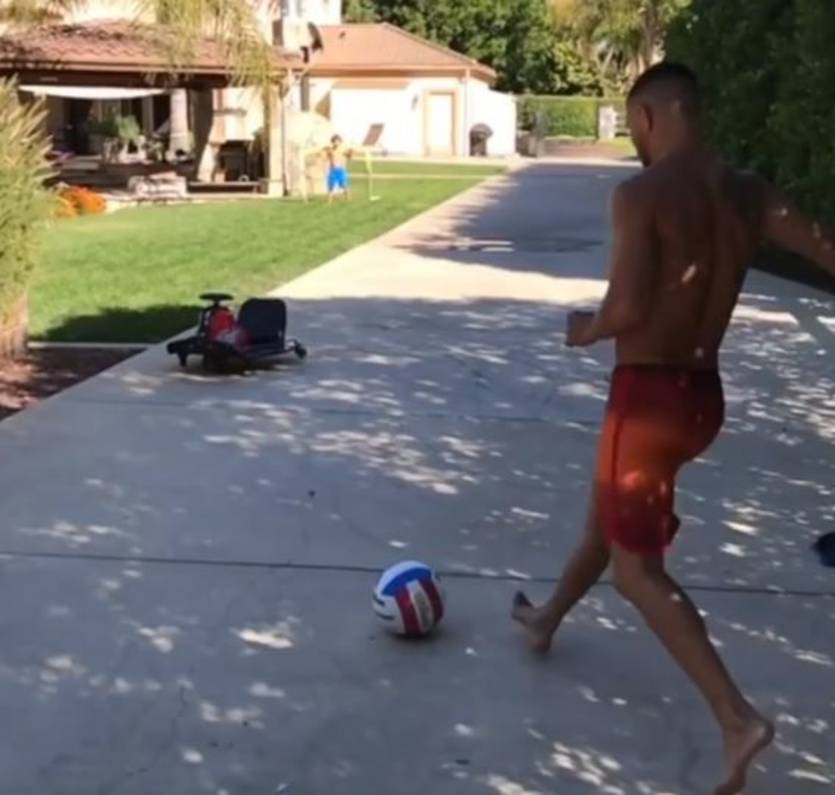 кадр из видео