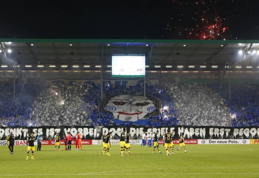 Немецкие фанаты пытались испугать Ярмоленко перфомансом из фильма ужасов