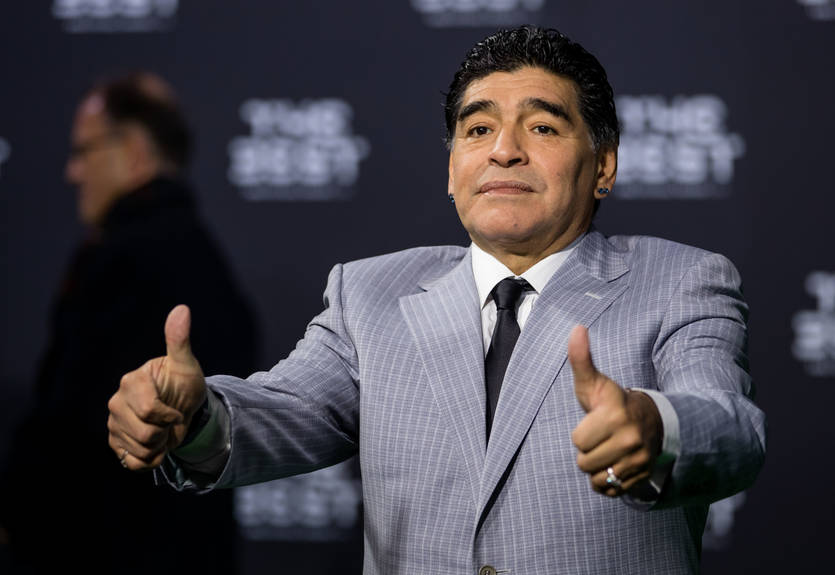 Поздравляем великого гандболиста: Федерация гандбола России затроллила Марадону