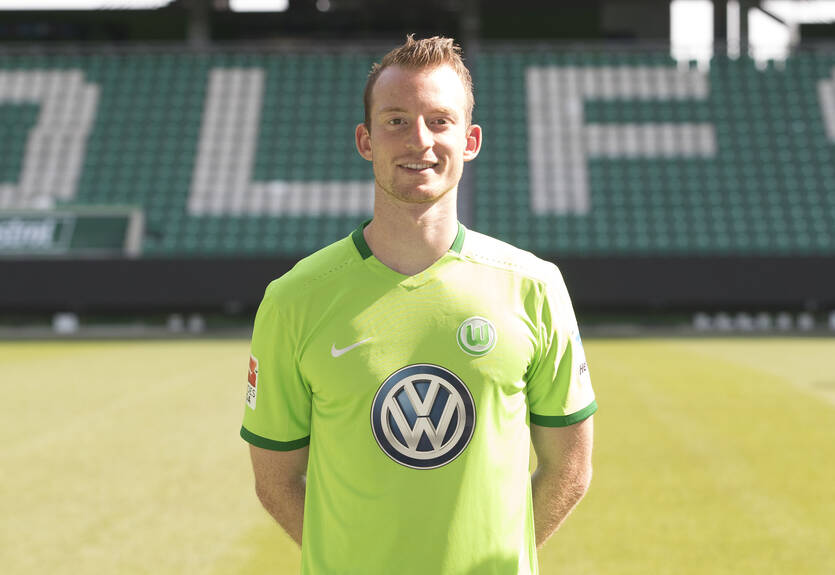 Игрок Вольфсбурга жестко разыграл своих одноклубников на Хэллоуин Игрок Вольфсбурга жестко разыграл своих одноклубников на Хэллоуин