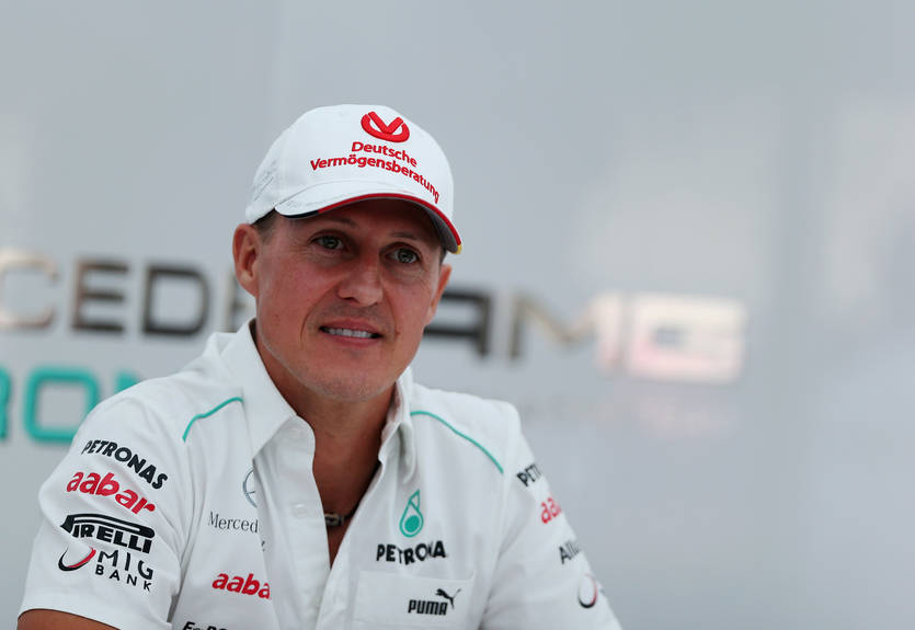 Семейство Шумахера продолжает верить в "медицинское чудо"