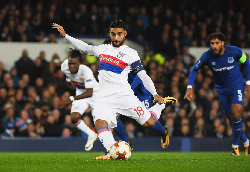 Фанаты Лиона поддержали Фекира, повторив его празднование гола Фанаты Лиона поддержали Фекира, повторив его празднование гола