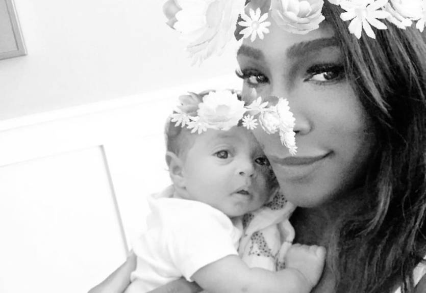 Серена Уильямс снялась в рекламе с маленькой дочкой