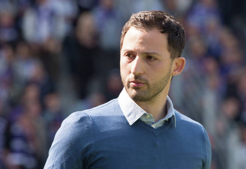 Наставник Шальке в перерыве не верил, что его команда спасет игру с Боруссией