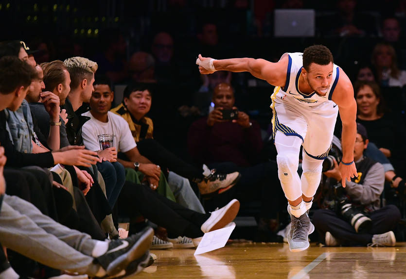 Карри получил травму в матче с Пеликанс Карри получил травму в матче с Пеликанс