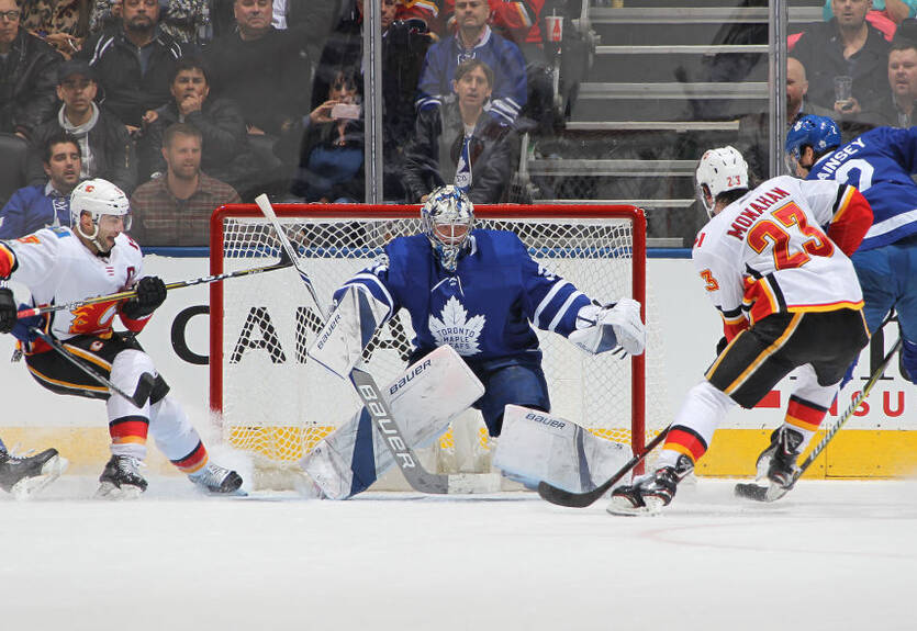 НХЛ: Вашингтон разгромил Чикаго, Торонто по буллитам перестрелял Калгари