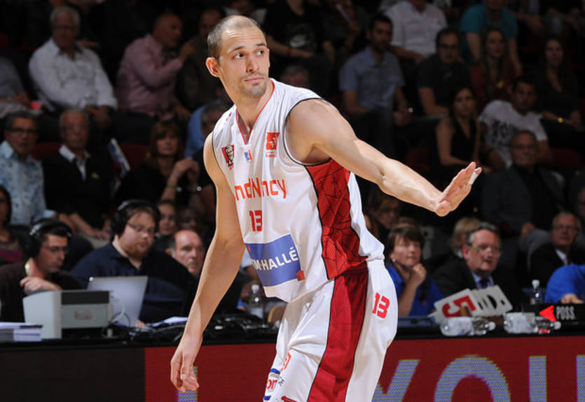 Гладыр провел лучший матч в зарубежной карьере, обновив рекорд Франции