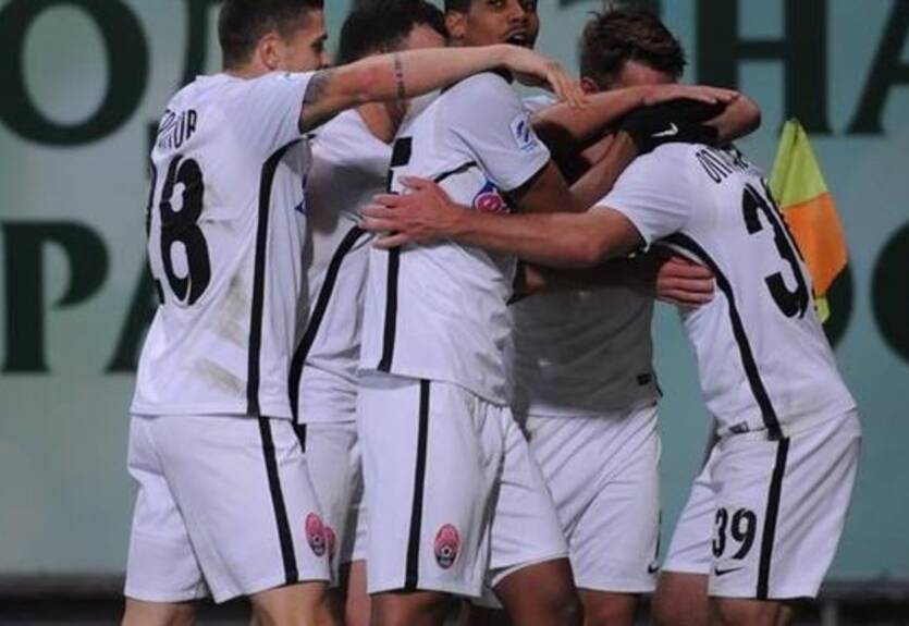 Шахтер с тремя удалениями проиграл Заре, пропустив два гола в компенсированое время