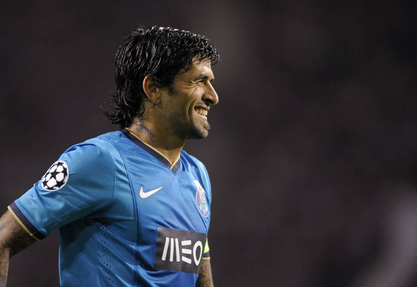 Экс-игрок сборной Аргентины обвиняется в попытке убийства своей жены