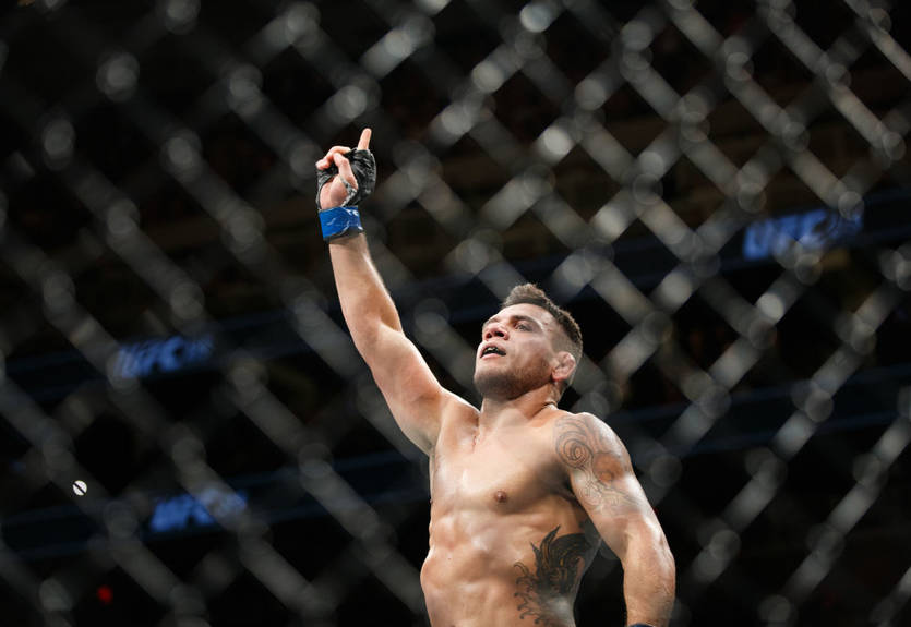 UFC on FOX 26: Дос Аньос уничтожил Лоулера UFC on FOX 26: Дос Аньос уничтожил Лоулера