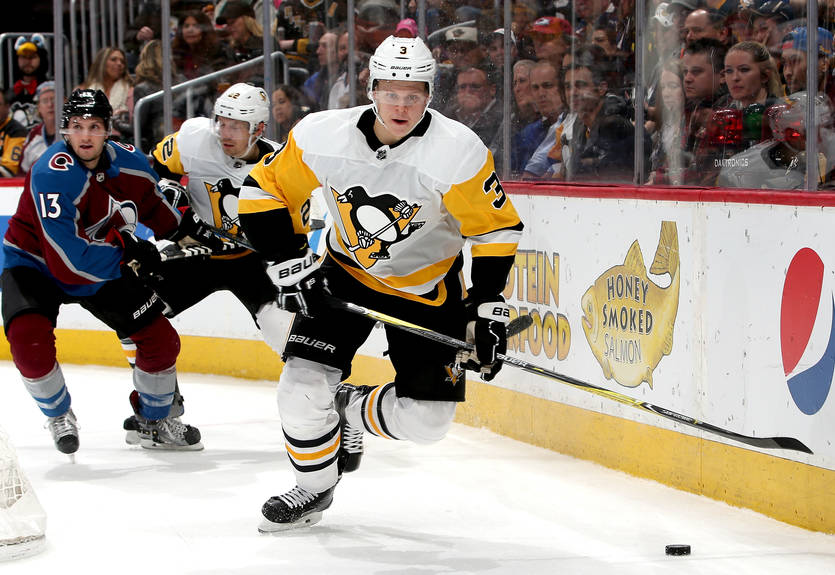 НХЛ: Питтсбург уступил Колорадо, Бостон разгромил Коламбус