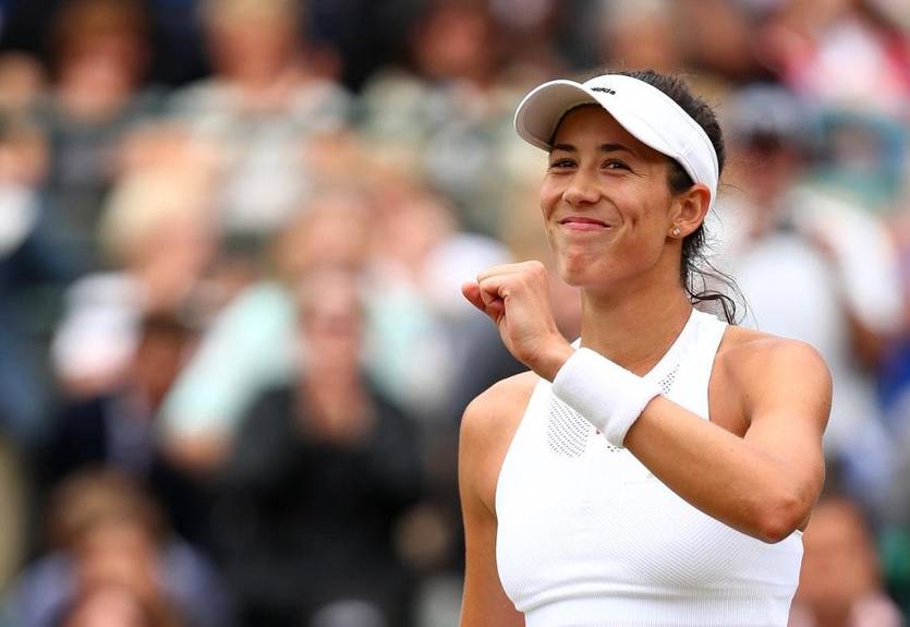 Самолет со второй ракеткой мира в полете начал терять топливо