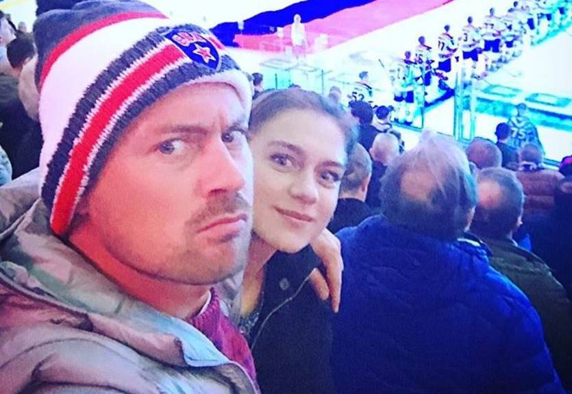 Мы любим нашу державу: Милевский исполнил гимн Беларуси на хоккейном матче