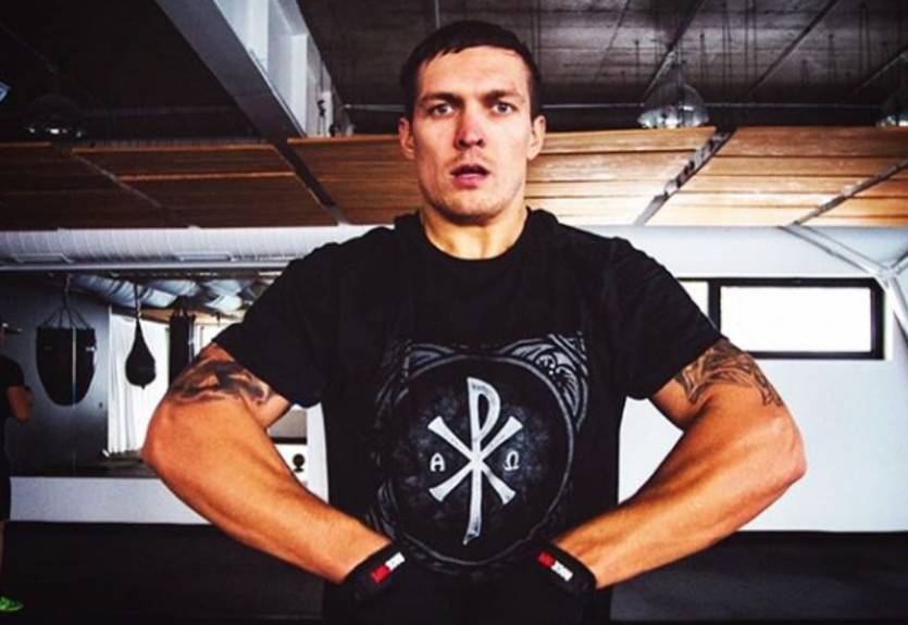 Мир любит сильных: Усик поздравил с Новым годом из заснеженного Буковеля