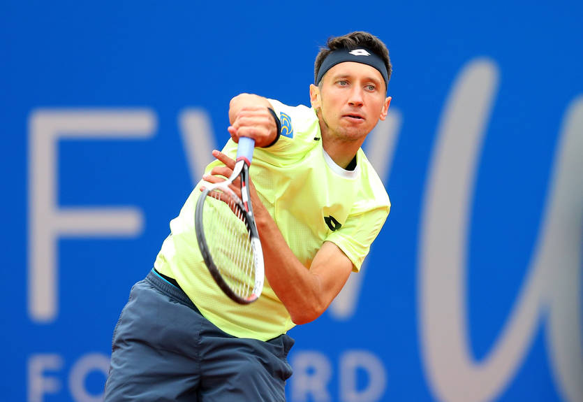 Стаховский потерпел первое поражение в году