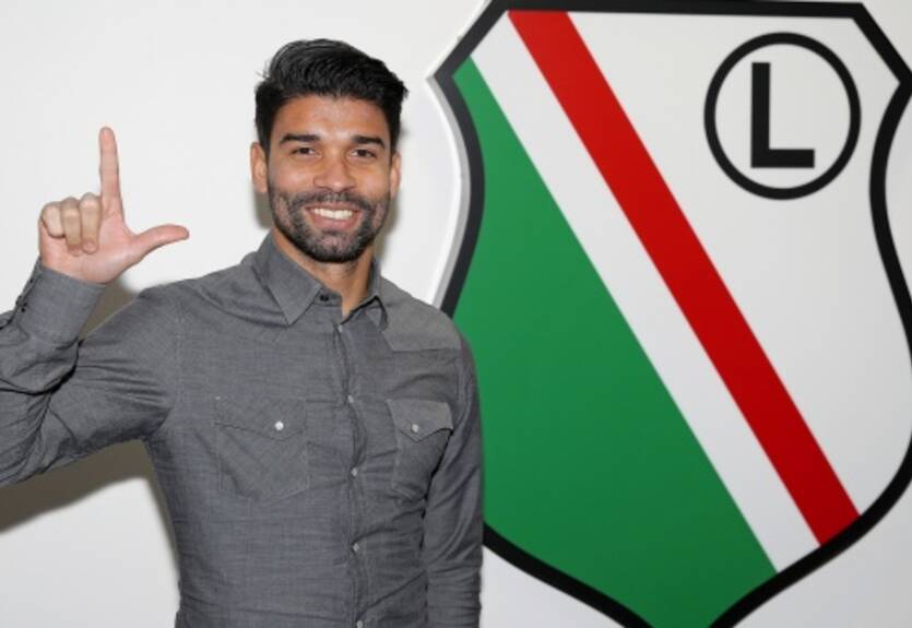 Экс-форвард Шахтера перейдет в Легию