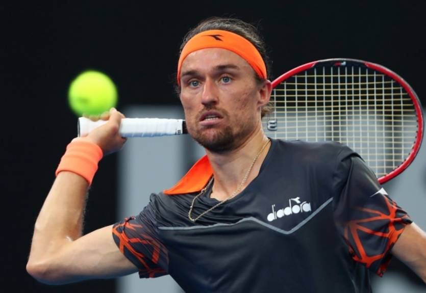 Долгополов с трудной победы стартовал в Сиднее