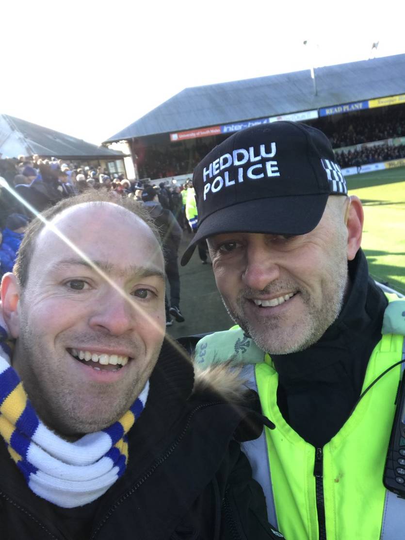 twitter.com/charlieros