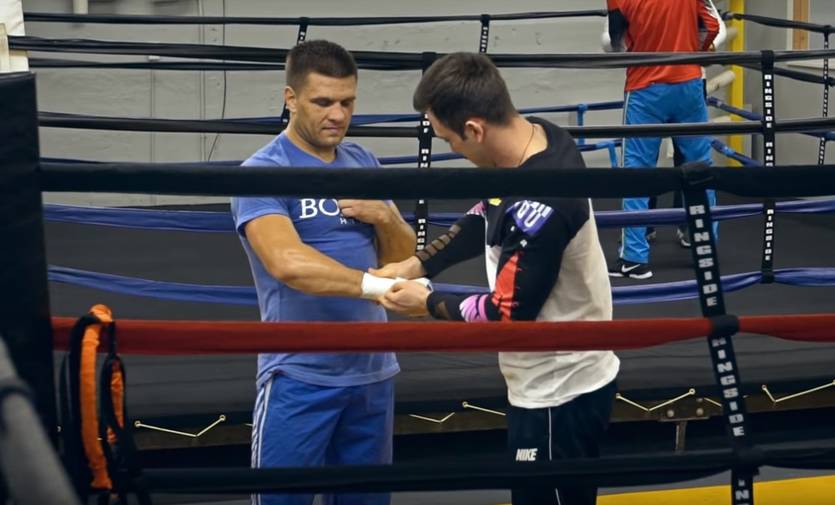 кадр из видео