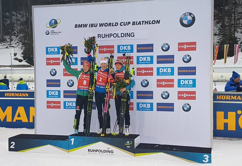 Биатлон: Макаряйнен вырвала у Дальмайер победу в масс-старте Биатлон: Макаряйнен вырвала у Дальмайер победу в масс-старте