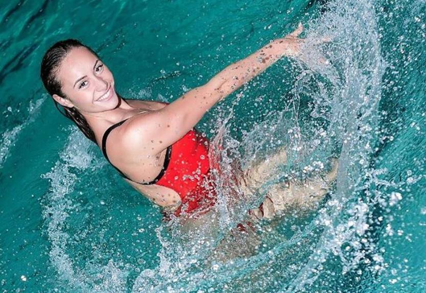 Украинская синхронистка Волошина похвасталась роскошной фигурой в купальнике Украинская синхронистка Волошина похвасталась роскошной фигурой в купальнике