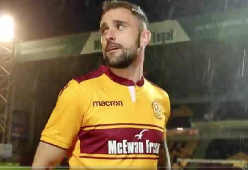 Шотландский клуб представил новичка пародией на презентацию Санчеса в МЮ Шотландский клуб представил новичка пародией на презентацию Санчеса в МЮ