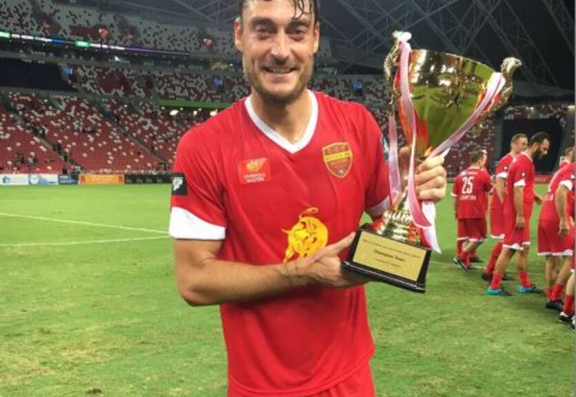 Экс-игрок Ливерпуля оригинальным способом завершил карьеру