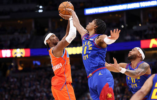 ТОП-10 моментов НБА: данк Уотсона из-под двух соперников возглавил рейтинг