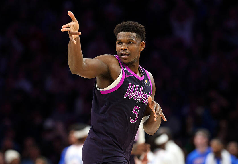 ТОП-10 моментов НБА: трехочковый Эдвардса на последней минуте возглавил рейтинг