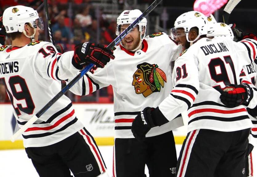 НХЛ: Чикаго разгромил Детройт, Монреаль уступил Каролине