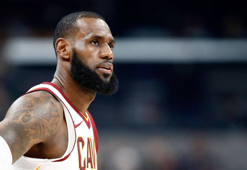 ЛеБрон недоволен трансферной политикой Кливленда